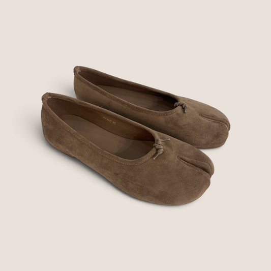 Ballerina Tabi in Beige Effetto Camoscio