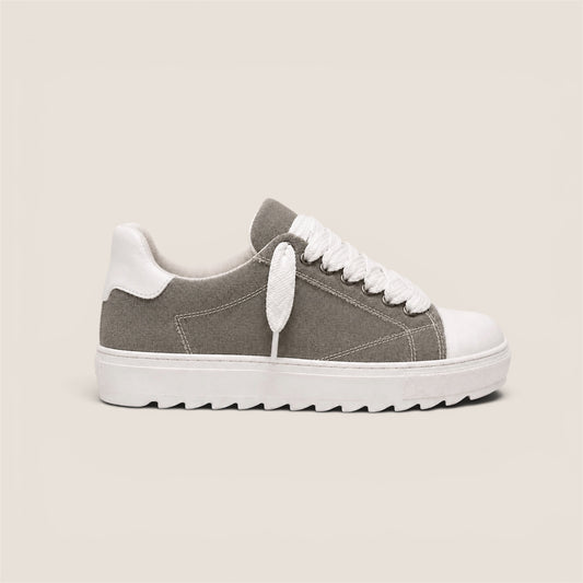 Sneaker Canvas Grigio con Dettagli Bianchi